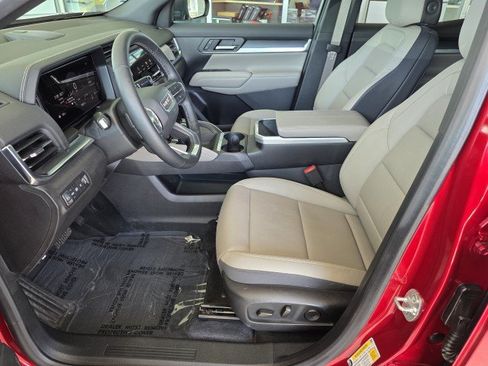 Used 2025 GMC Terrain Elevation w/ Elevation Premium Package FWD image 2