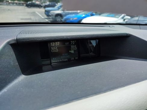 Used 2014 Toyota Sienna LE AWD/4WD image 14