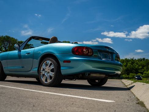 Used 2001 MAZDA MX-5 Miata RWD image 13