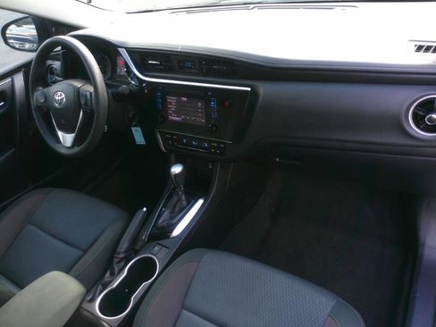Used 2019 Toyota Corolla LE image 14