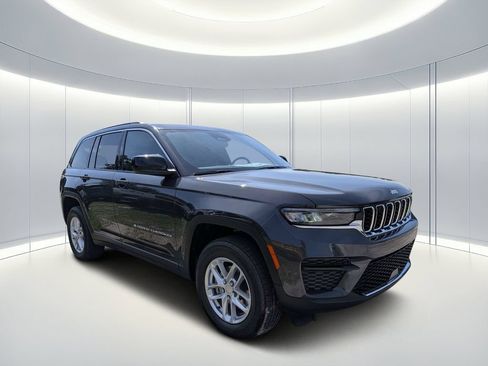 New 2026 Jeep Grand Cherokee Laredo X RWD image 2