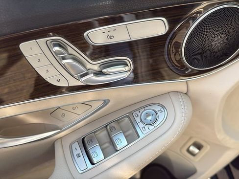 Used 2018 Mercedes-Benz C 300 4MATIC Sedan image 21