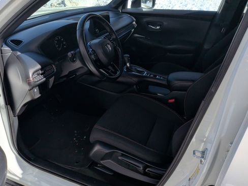 Certified 2025 Honda HR-V Sport image 13