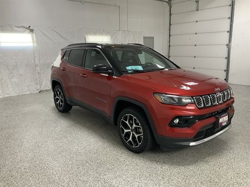 Used 2025 Jeep Compass Limited AWD/4WD image 4