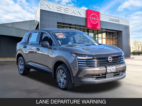 Certified 2025 Nissan Kicks S image 2