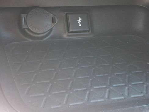 Used 2022 Toyota RAV4 XSE w/ XSE Grade Weather Package AWD/4WD image 25