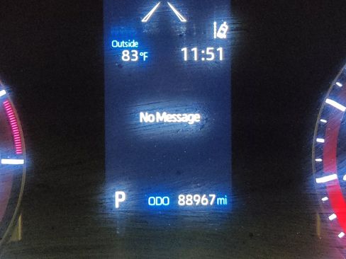 Used 2021 Toyota Highlander LE FWD image 23
