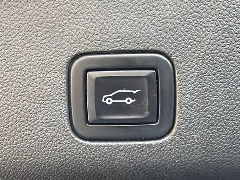 Used 2022 Chevrolet Tahoe RST w/ Luxury Package RWD image 19