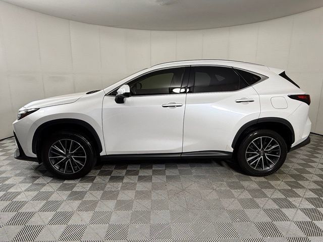 Used 2022 Lexus NX 250 FWD image 3
