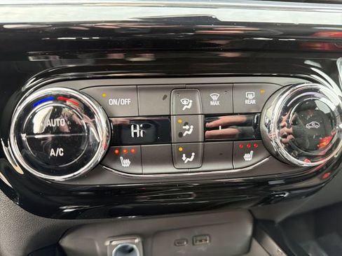 New 2026 Chevrolet Trax RS w/ Sunroof Package image 34