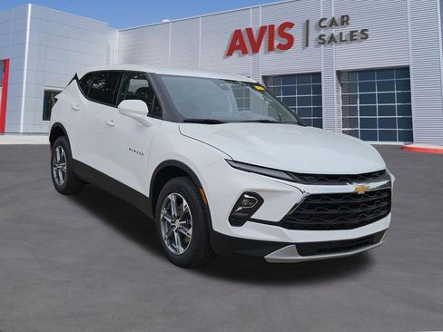 Used 2025 Chevrolet Blazer LT FWD image 9