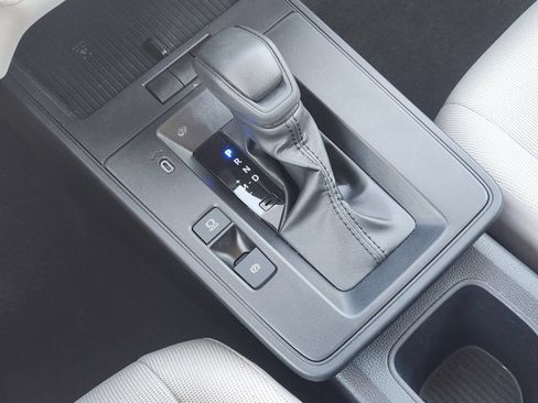 Used 2026 Toyota Corolla Cross LE w/ Moonroof Package FWD image 23