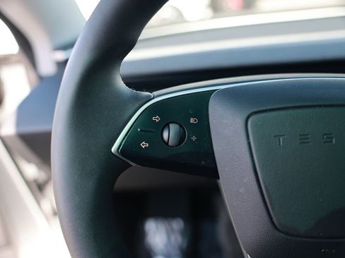 Used 2025 Tesla Model 3 Long Range AWD/4WD image 19