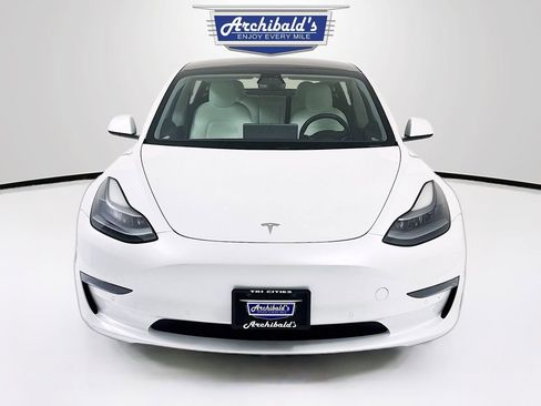 Used 2021 Tesla Model 3 Standard Range Plus image 2