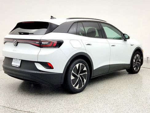 Used 2022 Volkswagen ID.4 Pro image 5