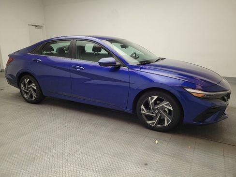 Used 2025 Hyundai Elantra SEL FWD image 11