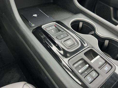 Used 2024 Honda Pilot Touring image 22