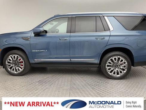 Used 2025 GMC Yukon Denali Ultimate AWD/4WD image 5