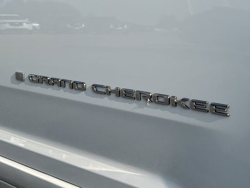 Used 2021 Jeep Grand Cherokee L Overland w/ Luxury Tech Group IV image 2