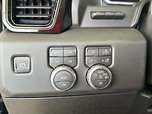 New 2026 GMC Sierra 2500 AT4 w/ AT4 Premium Plus Package image 19