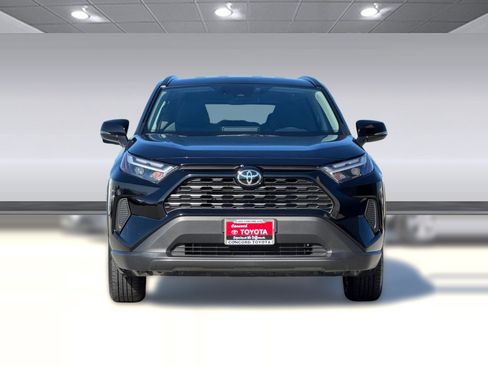 Used 2025 Toyota RAV4 XLE image 5