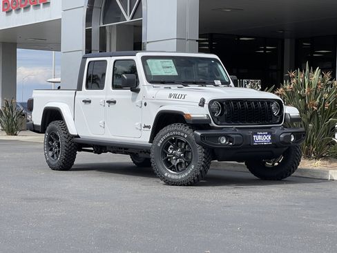 New 2026 Jeep Gladiator Sport AWD/4WD image 2