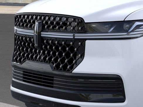 New 2026 Lincoln Navigator Black Label AWD/4WD image 17