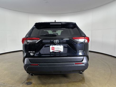 Used 2025 Toyota RAV4 XLE image 10