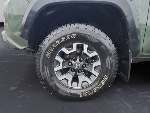 Certified 2021 Toyota Tacoma TRD Off-Road image 14