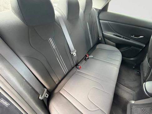 Used 2022 Hyundai Elantra SEL w/ Convenience Package FWD image 18