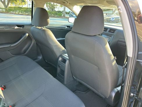 Used 2015 Volkswagen Jetta S image 45