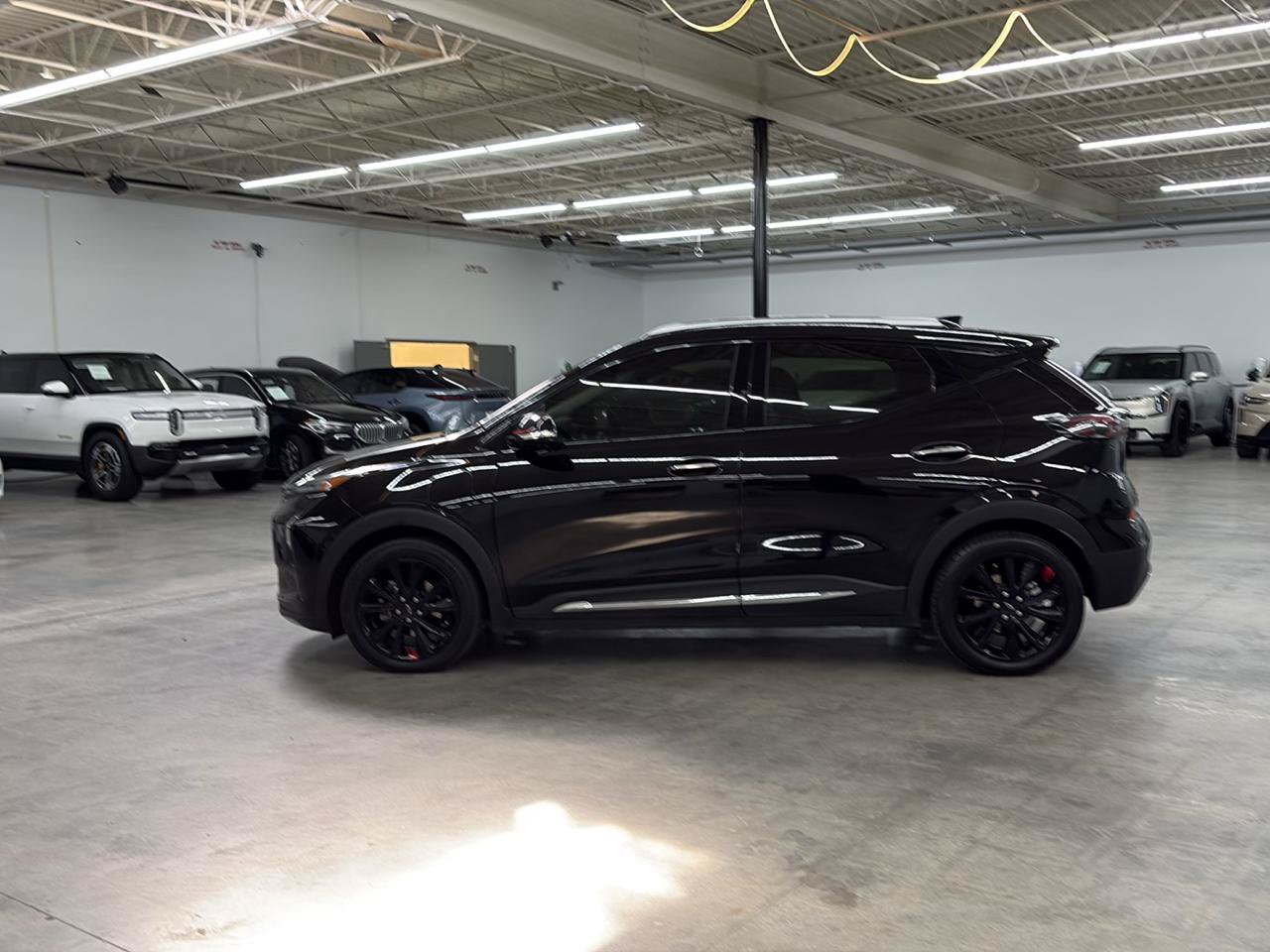 Used 2023 Chevrolet Bolt EUV Premier w/ Sun & Sound Package FWD image 12