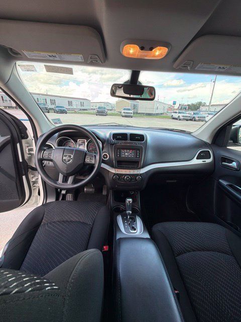 Used 2020 Dodge Journey SE FWD image 21