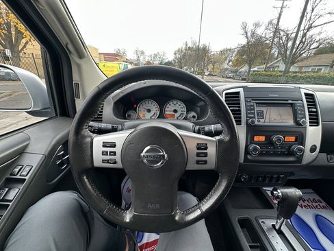 Used 2014 Nissan Frontier PRO-4X w/ Pro-4x Luxury Package image 10