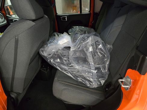 New 2025 Jeep Gladiator Sport image 30