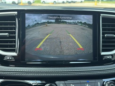 New 2025 Chrysler Pacifica Select image 25