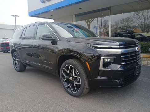 New 2026 Chevrolet Traverse High Country w/ LPO, Floor Liner Package AWD/4WD image 2