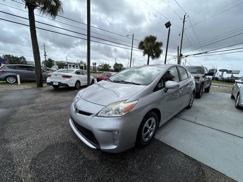 Used 2012 Toyota Prius Two FWD image 2