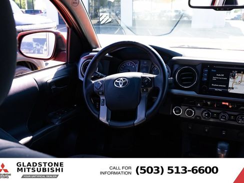 Used 2017 Toyota Tacoma TRD Off-Road w/ Tow Package AWD/4WD image 10