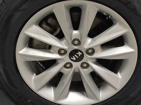 Used 2020 Kia Sorento LX FWD image 31