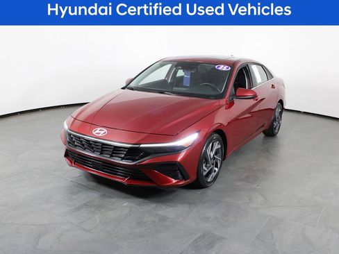 Certified 2025 Hyundai Elantra SEL image 2