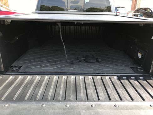 Used 2019 Toyota Tacoma TRD Sport AWD/4WD image 14