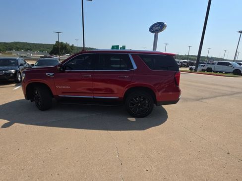 Used 2021 GMC Yukon SLT w/ SLT Luxury Package AWD/4WD image 6
