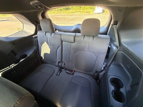 Used 2025 Honda Pilot Sport image 17