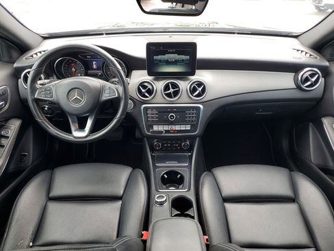 Used 2018 Mercedes-Benz GLA 250 image 32