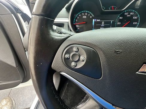 Used 2019 Chevrolet Impala LT image 14