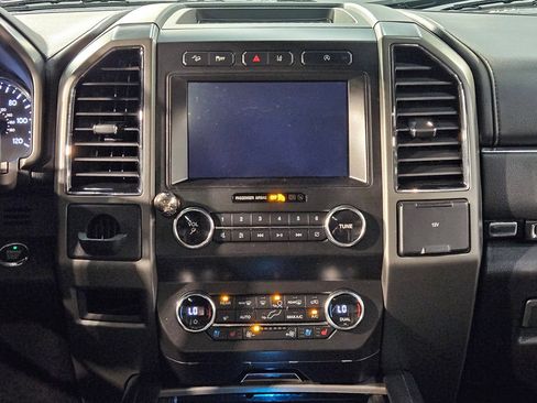 Used 2020 Ford Expedition XLT w/ Equipment Group 202A AWD/4WD image 16