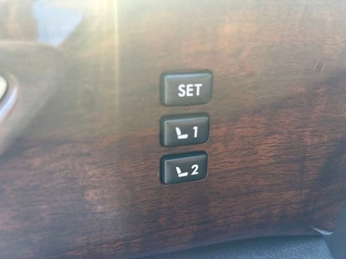 Used 2023 Subaru Ascent Touring AWD/4WD image 19