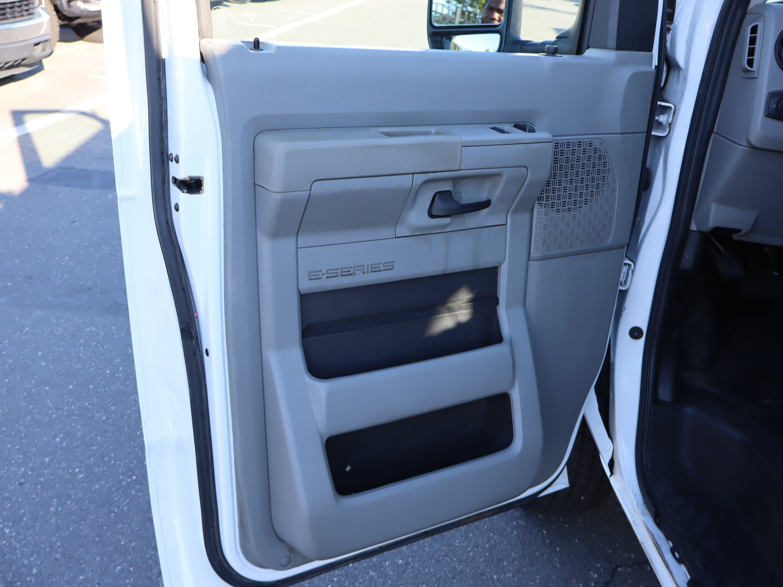 Used 2022 Ford E-350 and Econoline 350 Super Duty w/ Power Windows & Locks Group RWD image 16