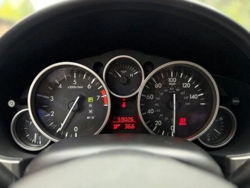 Used 2010 MAZDA MX-5 Miata Grand Touring w/ Premium Pkg RWD image 24